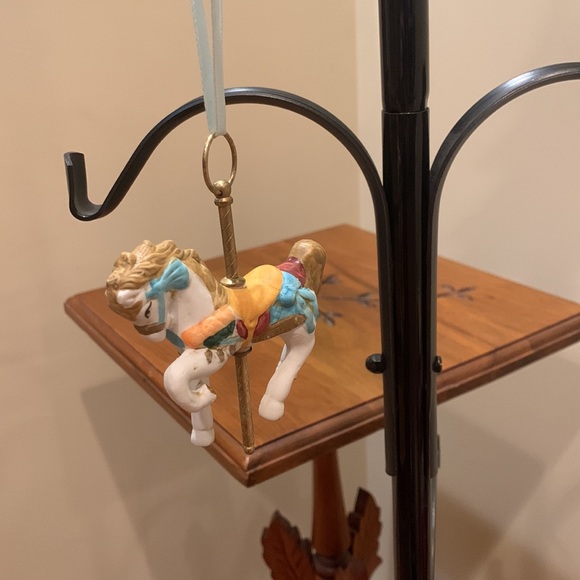 Carousel horse ornament (1) - Picture 2 of 6